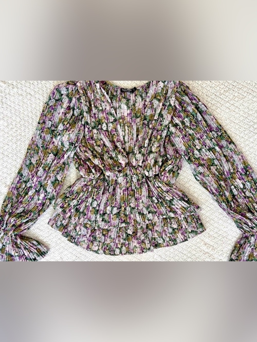 Nasty Gal Top Blouse Lavender Green Floral All Plisse Accordion Pleated Peplum M